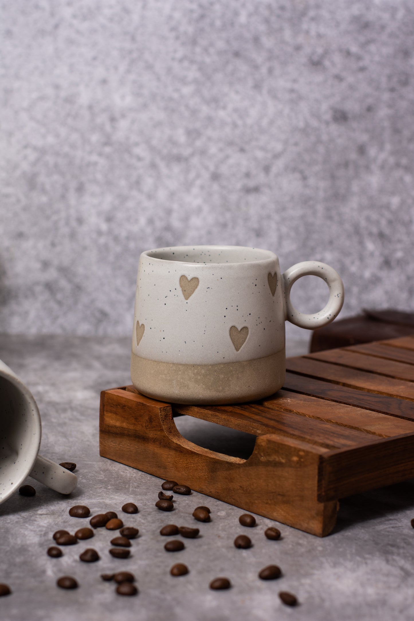 GREY MULTI HEART MUG