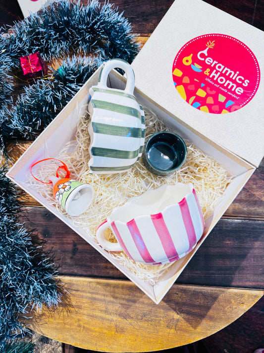 CHRISTMAS  MUG HAMPER BOX SET OF 4