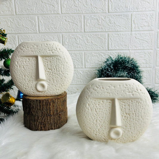 WHITE SMIRK FACE VASE SET OF 1