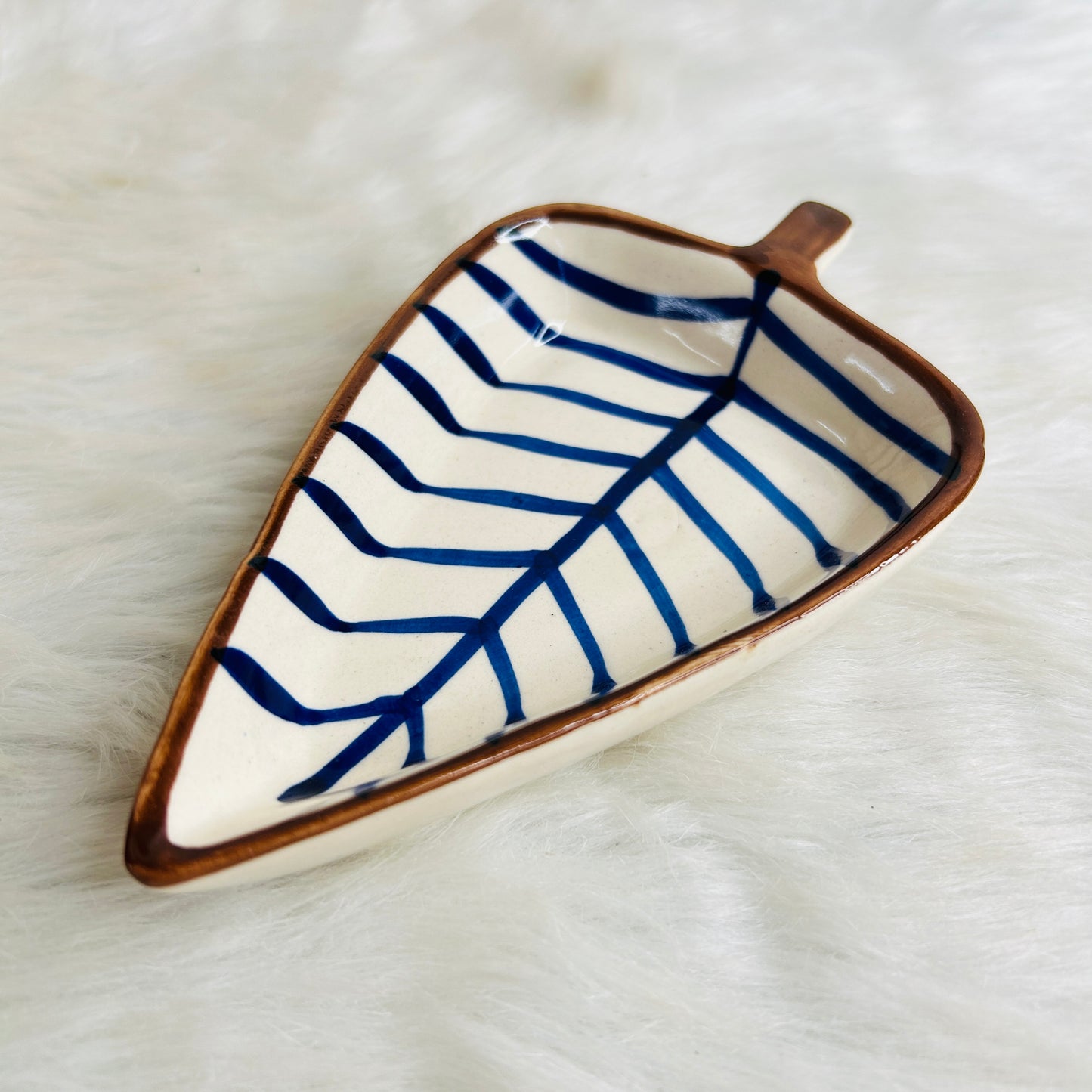 Ceramic Leaf Platter Set Of 4 with Wooden Tray