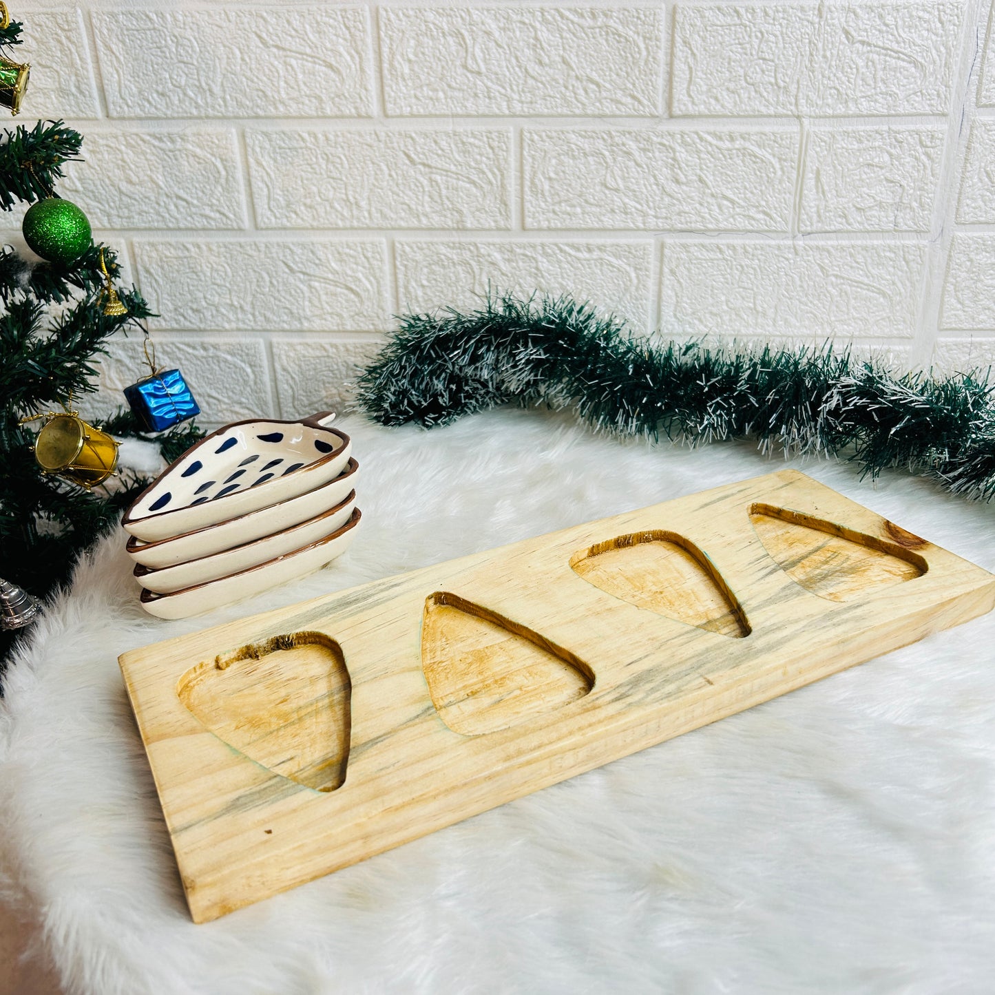 Ceramic Leaf Platter Set Of 4 with Wooden Tray