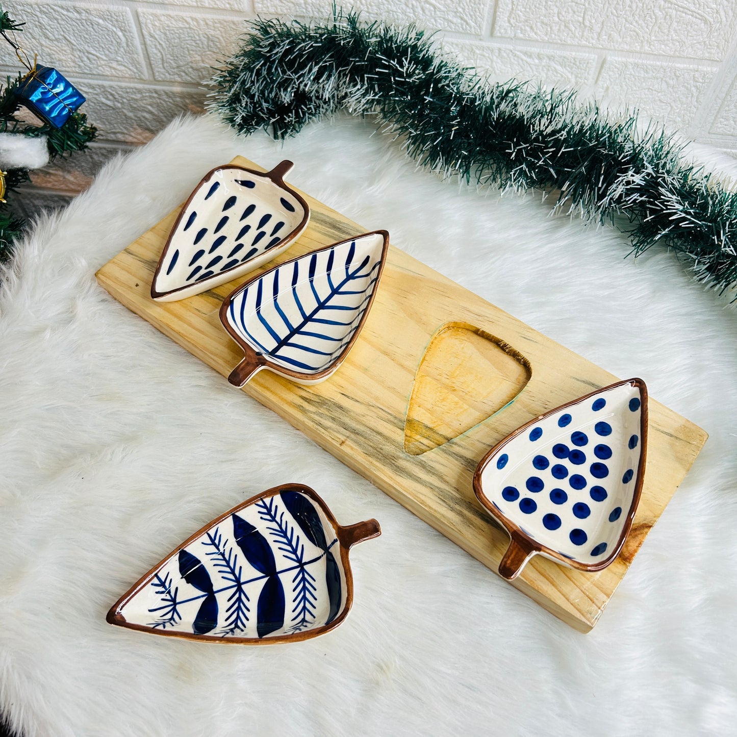 Ceramic Leaf Platter Set Of 4 with Wooden Tray