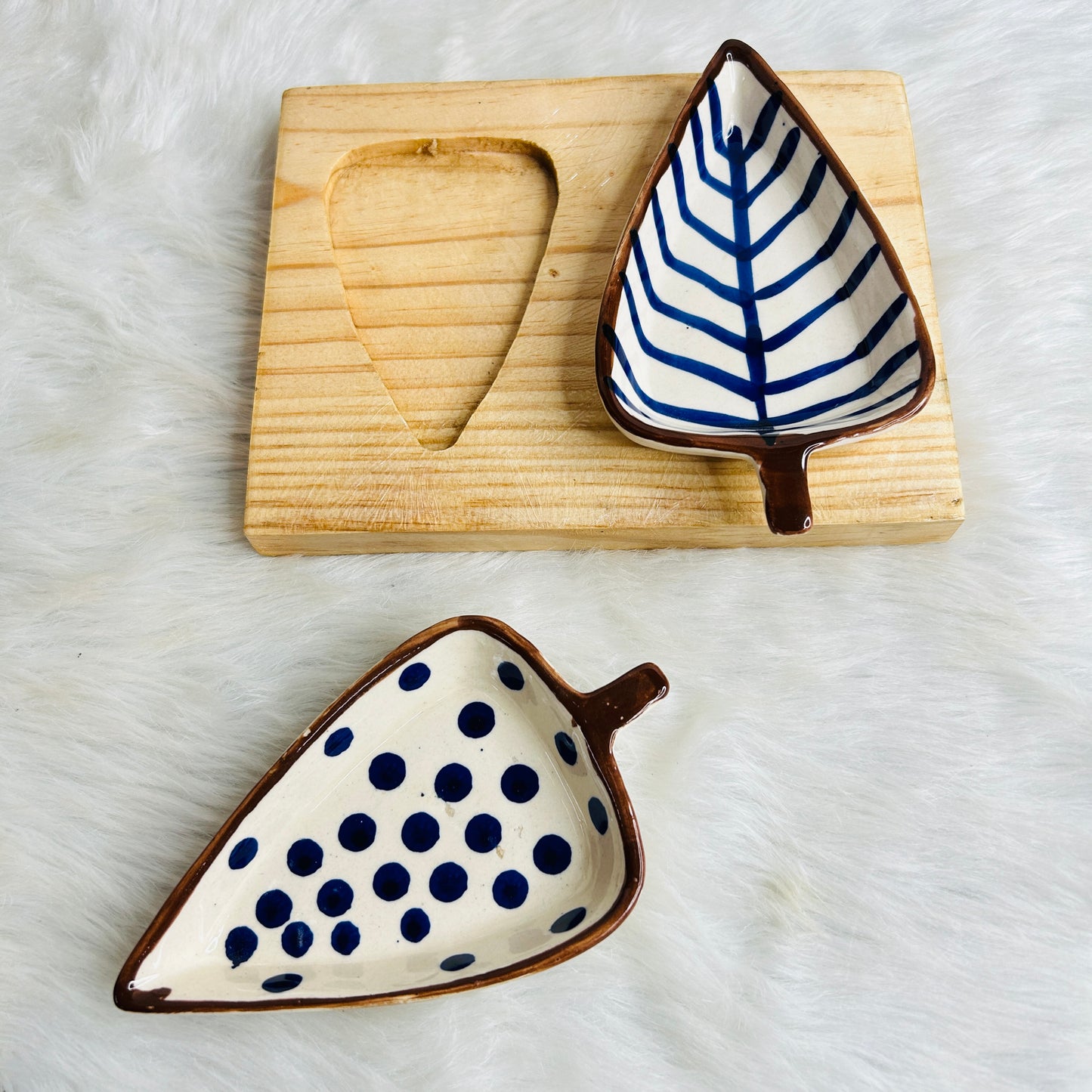 Ceramic Leaf Platter Set Of 2 with Wooden Tray