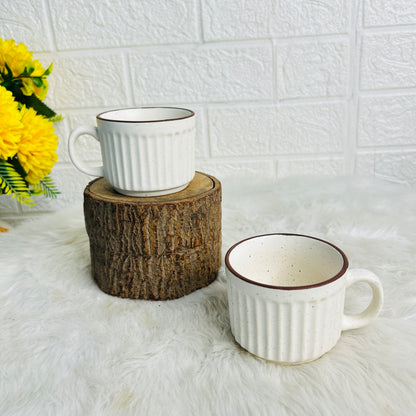 WHITE LINED TEA CUP