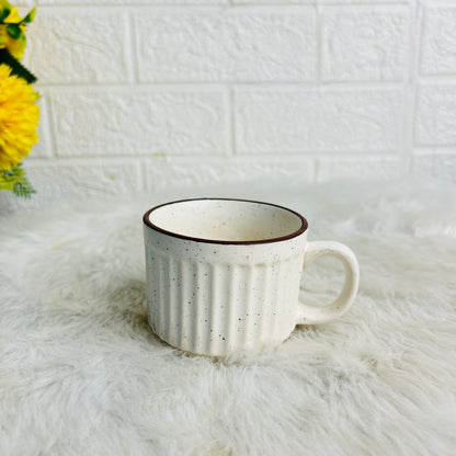 WHITE LINED TEA CUP