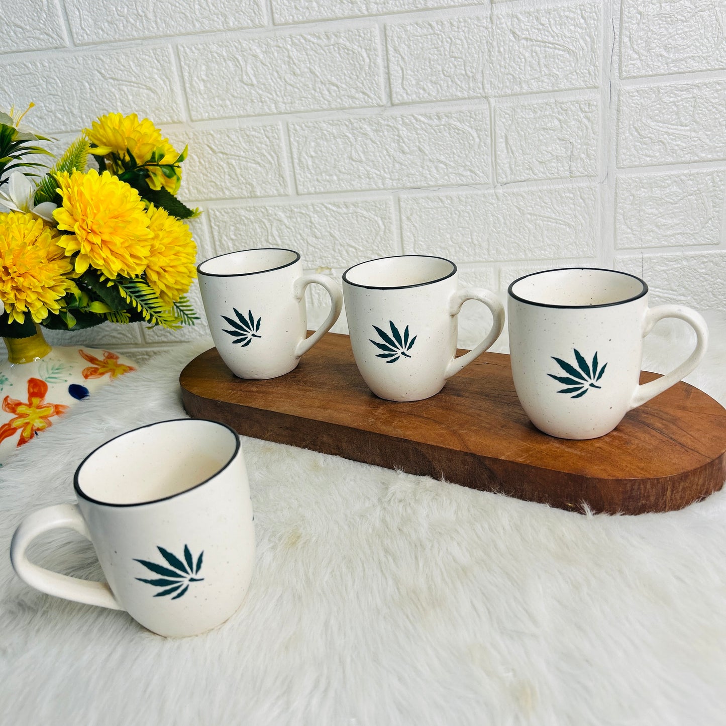 WHITE LEAF MUG (Set of 1)