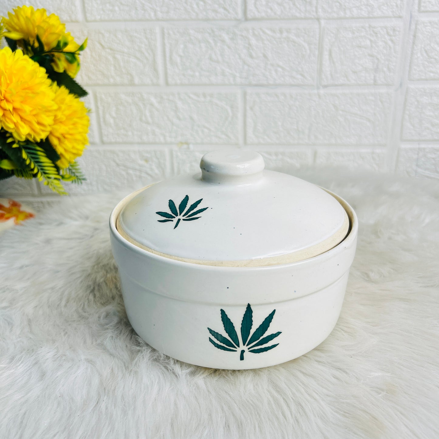 GREEN LEAF SERVING BOWL WITH LID