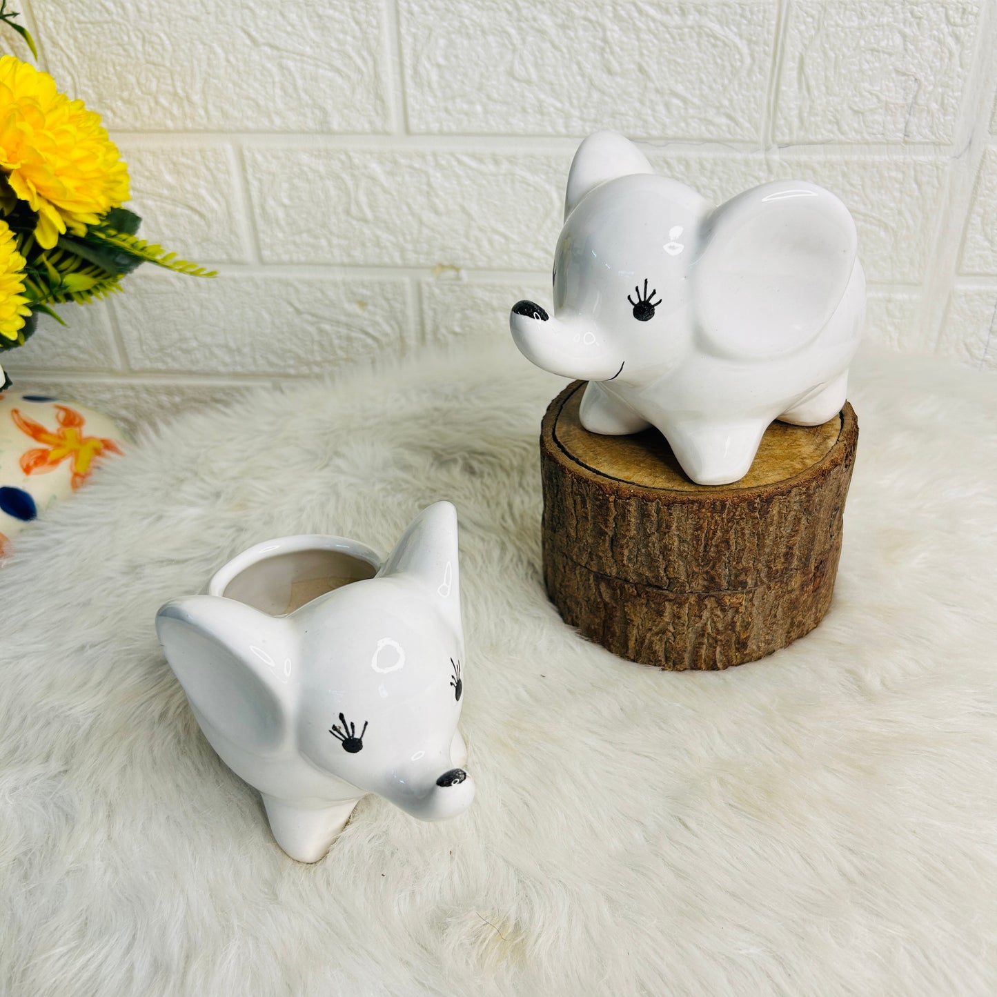 WHITE ELEPHANT PLANTER (Set of 1)