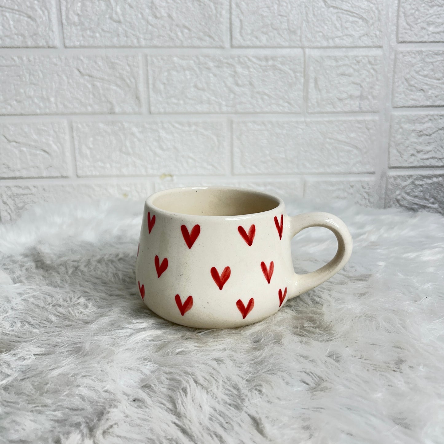 RED HEART ROUND MUG