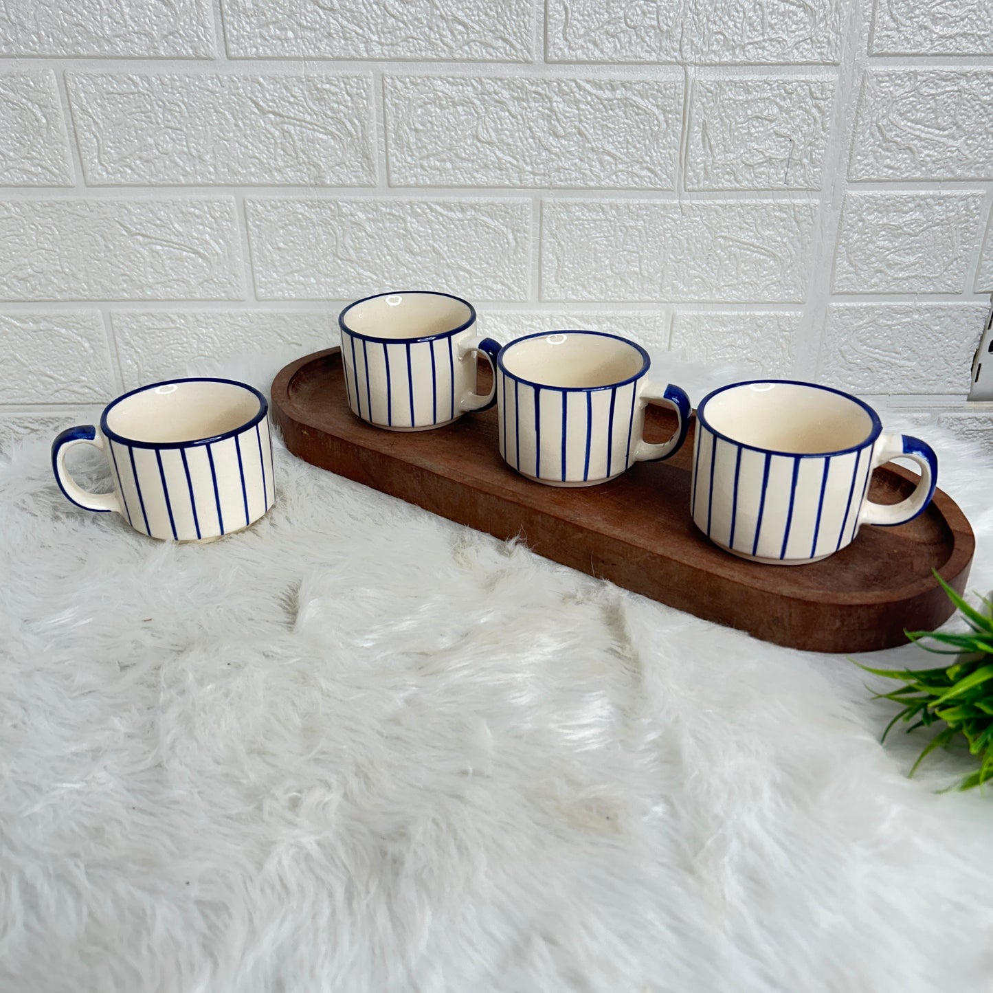 BLUE LINED TEA CUP