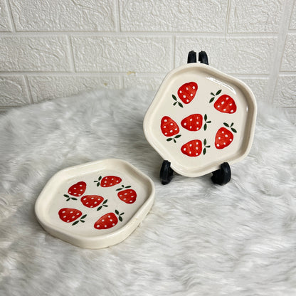 STRAWBERRY SNACK PLATE 4 INCH