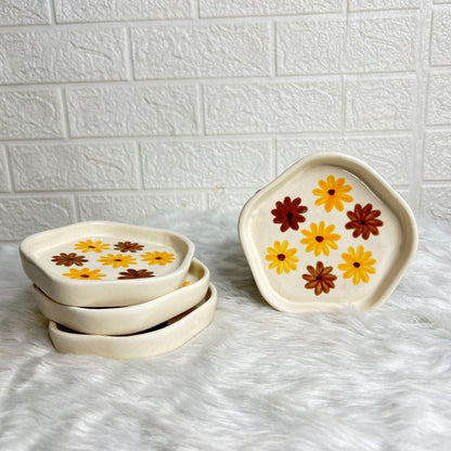 SUNNY FLOWER SNACK PLATE 4 INCH