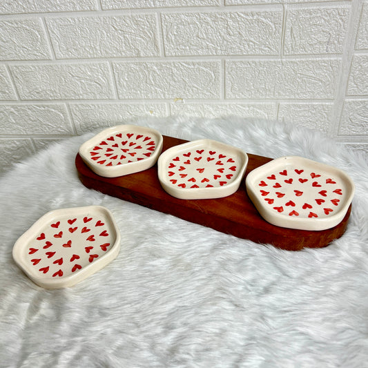 RED HEART SCATTERED SNACK PLATE 4 INCH