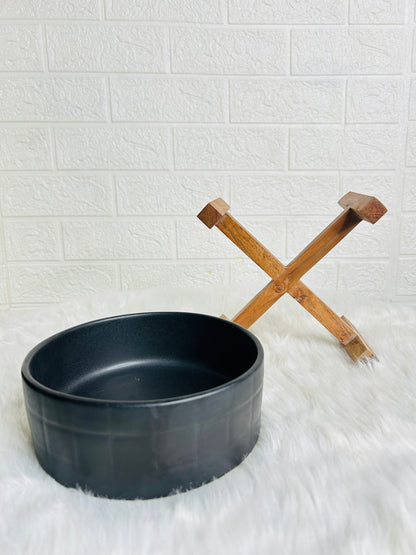 BLACK SERVING BOWL WITH STAND